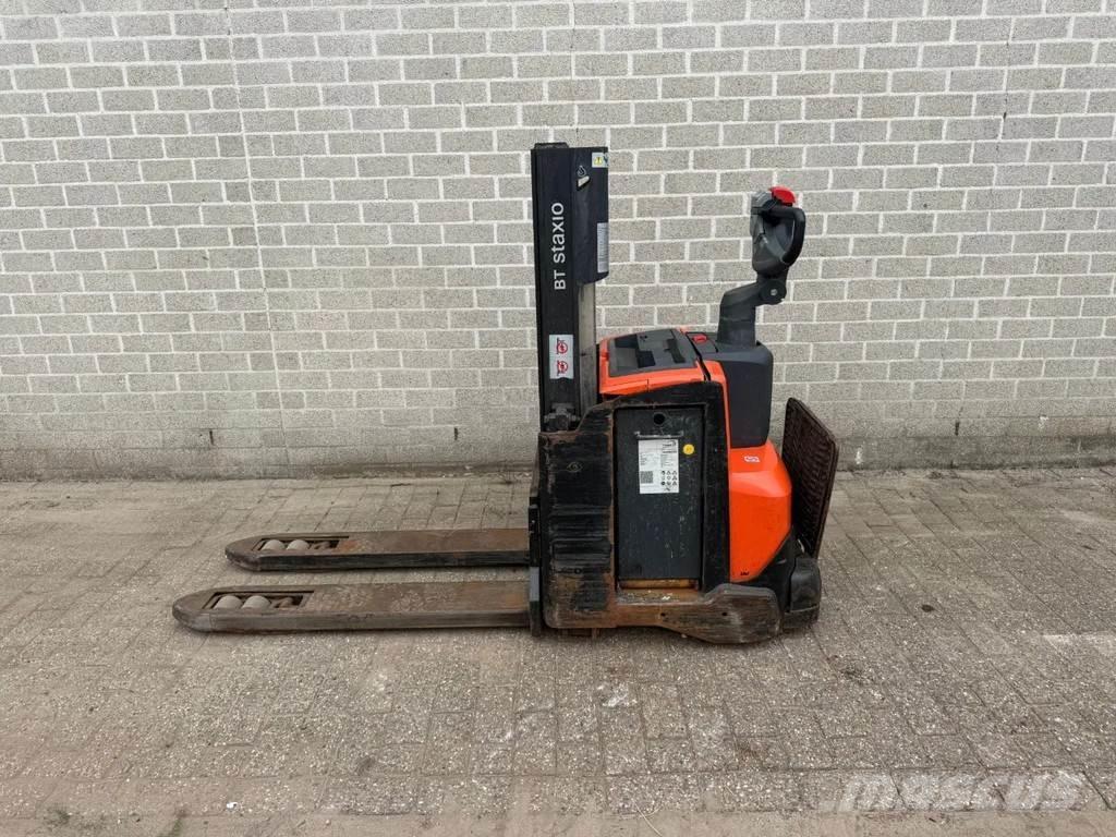 Toyota SWE200D Stapelaar meeloop