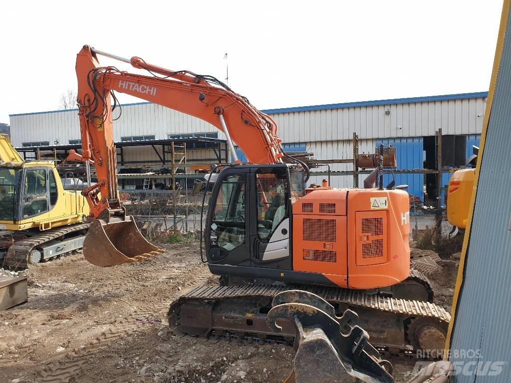 Hitachi ZX225USLC Rupsgraafmachines