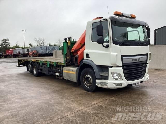 DAF CF 290 Vrachtwagen met vlakke laadvloer en lier