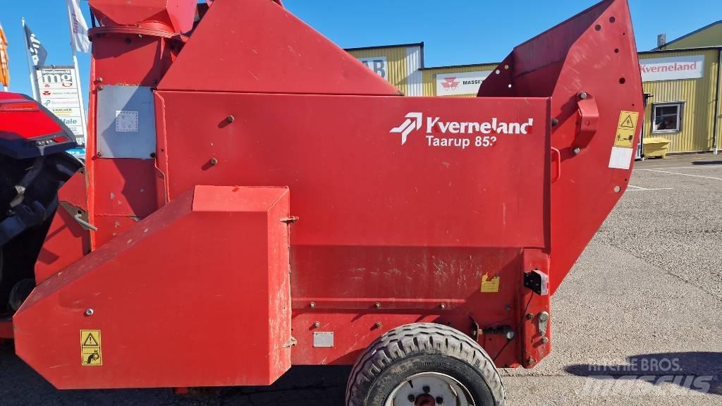 Kverneland 853 Balenhakselaars, -snijders en -afwikkelaars