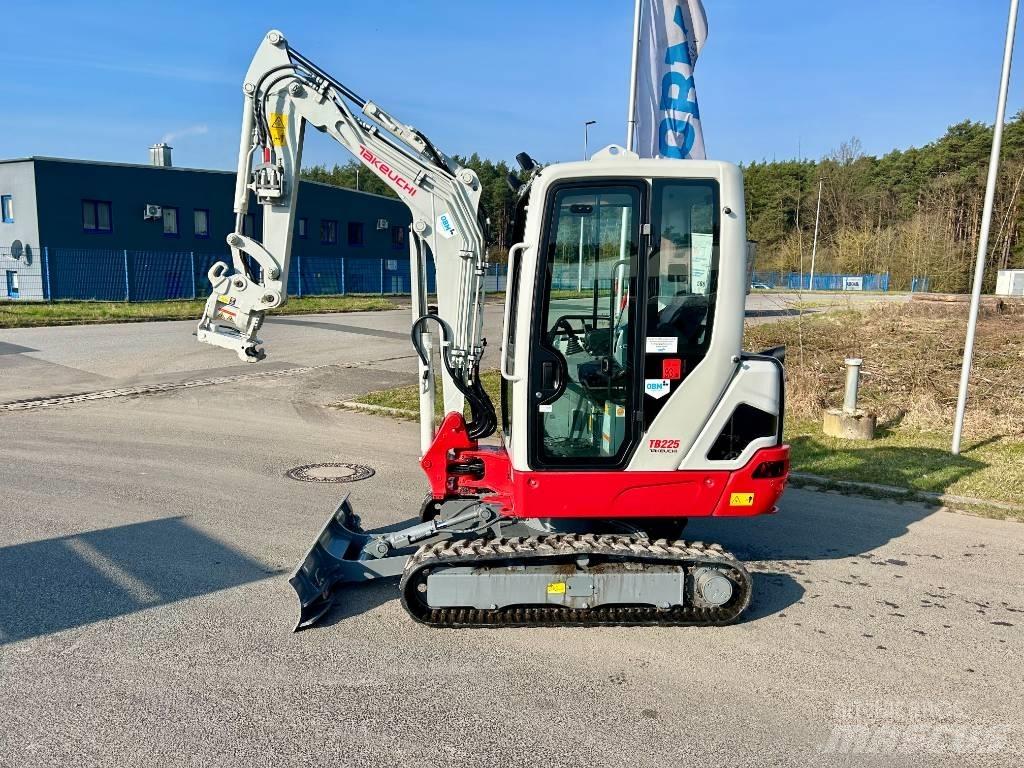 Takeuchi TB 225 Minigraafmachines < 7t