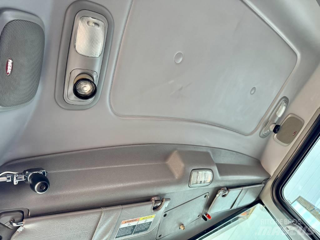 Peterbilt 388 Trekkers