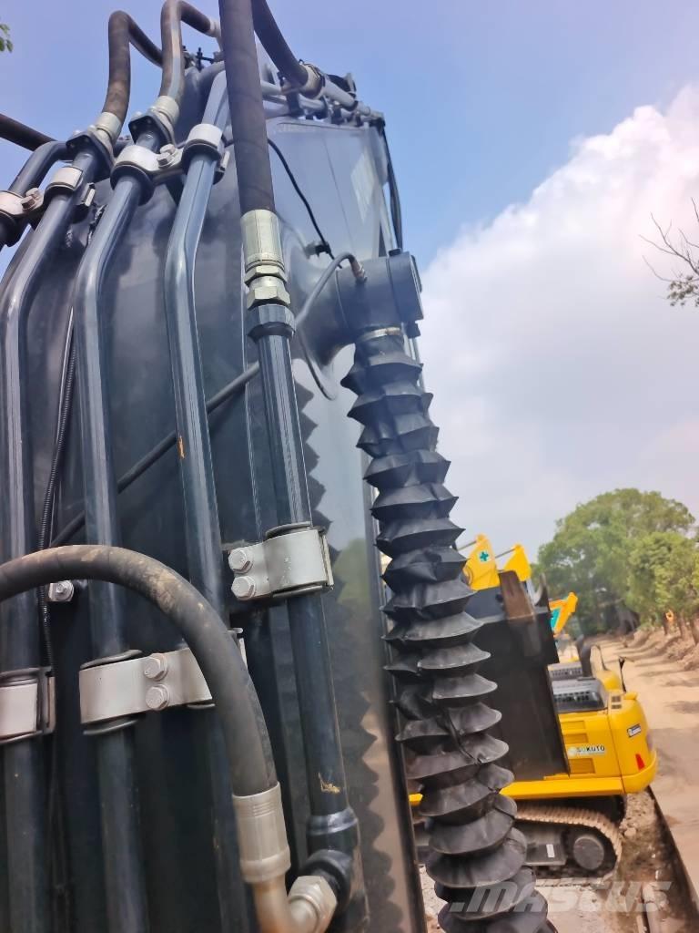 Hyundai HX 220 Rupsgraafmachines