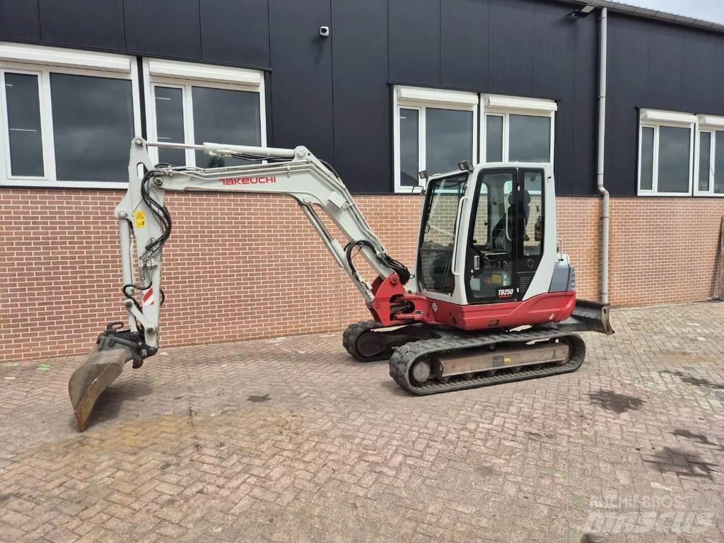 Takeuchi TB250 Minigraafmachines < 7t