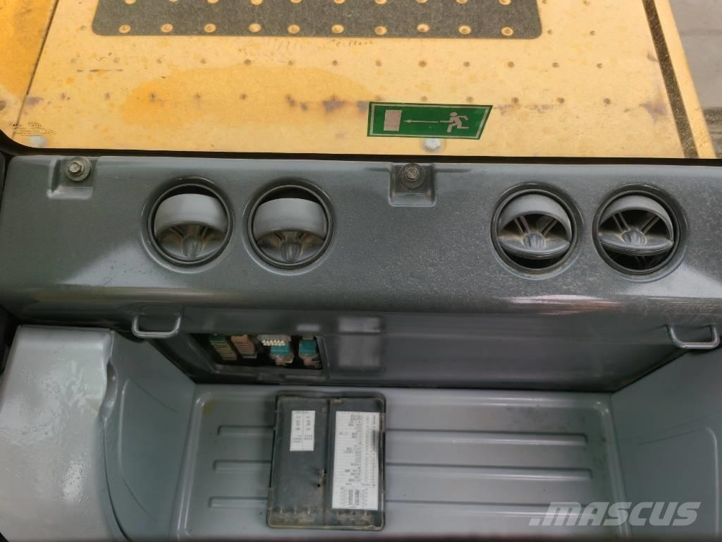 Komatsu PC 220-8 Rupsgraafmachines