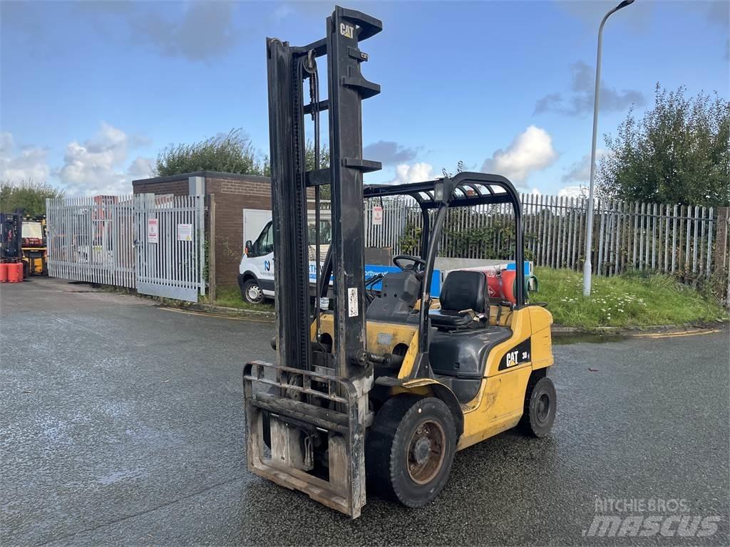 CAT GP30N LPG heftrucks