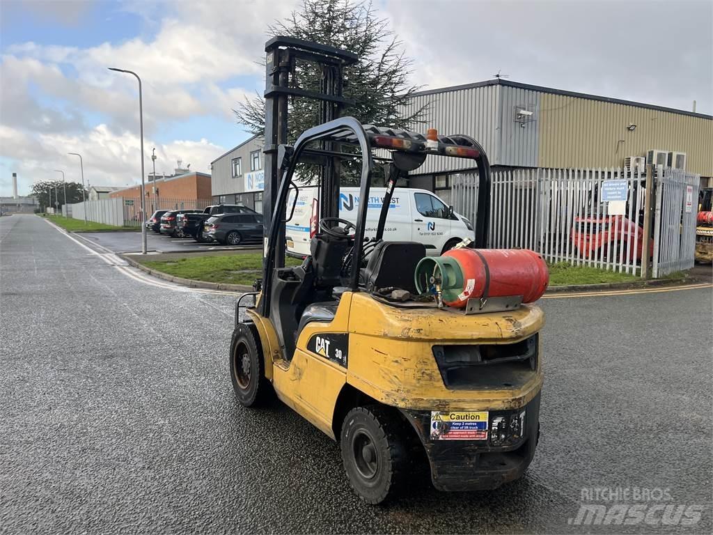 CAT GP30N LPG heftrucks