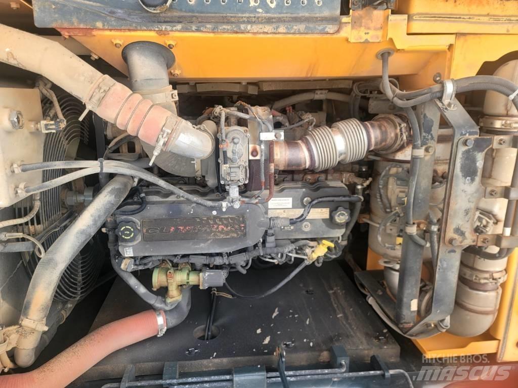 Hyundai HX 220 Rupsgraafmachines
