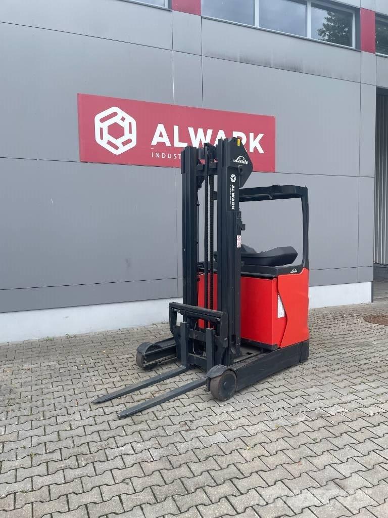 Linde R 16 Reachtruck voor hoog niveau