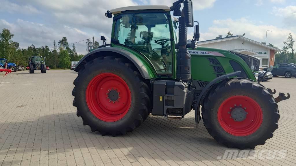 Fendt 724 Profi Plus Tractoren