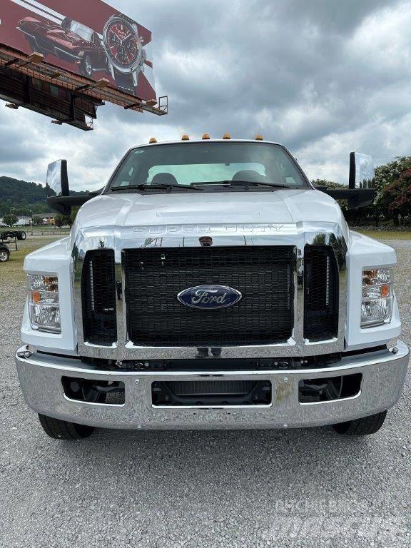 Ford F-750 Chassis met cabine