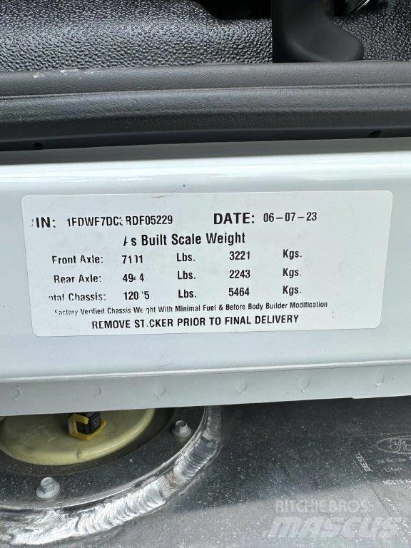 Ford F-750 Chassis met cabine
