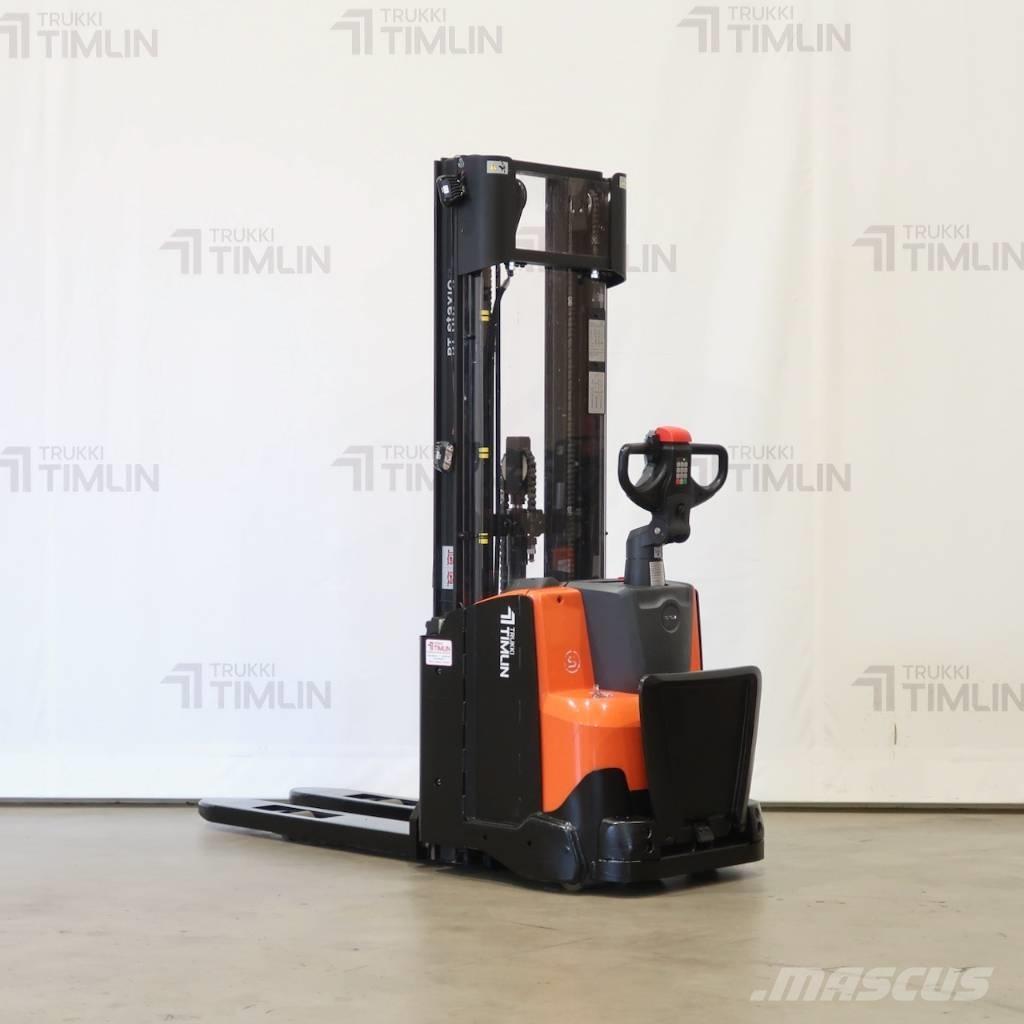 Toyota SWE120L Zelfrijdende stapelaars