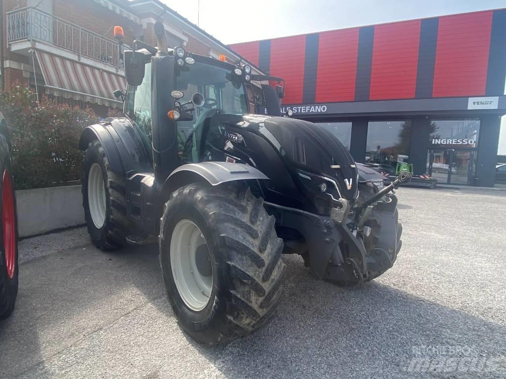 Valtra T 144 Tractoren