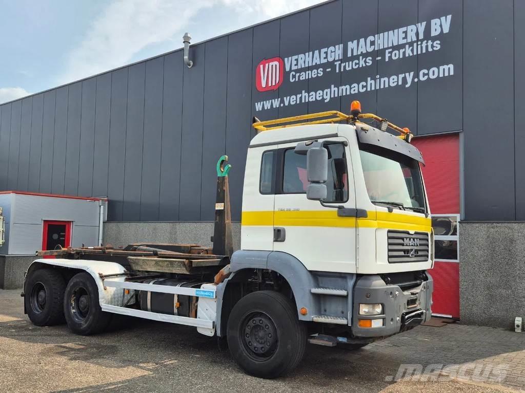 MAN TGA 26.310 310 Vrachtwagen met containersysteem