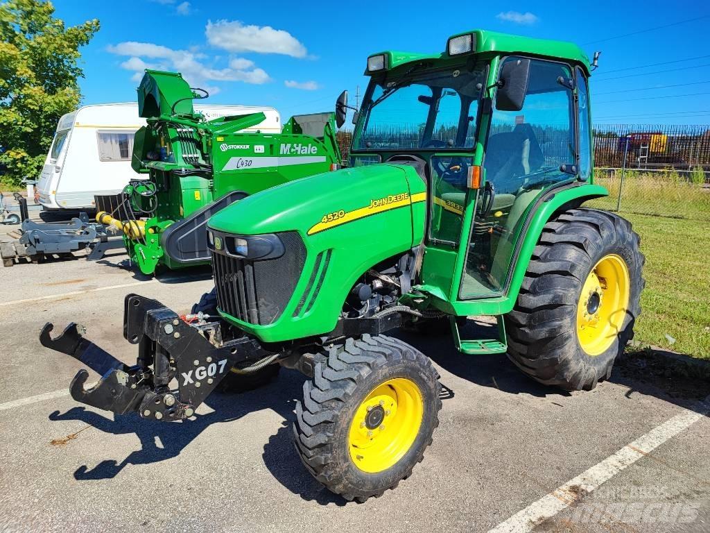 John Deere 4520 Compacttrekkers