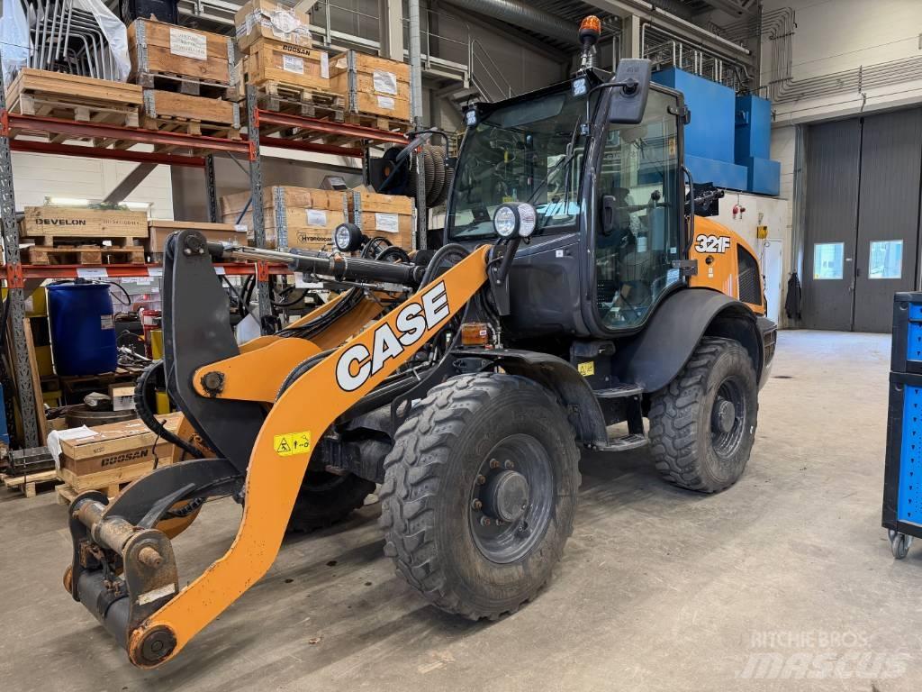 CASE 321F Wielladers