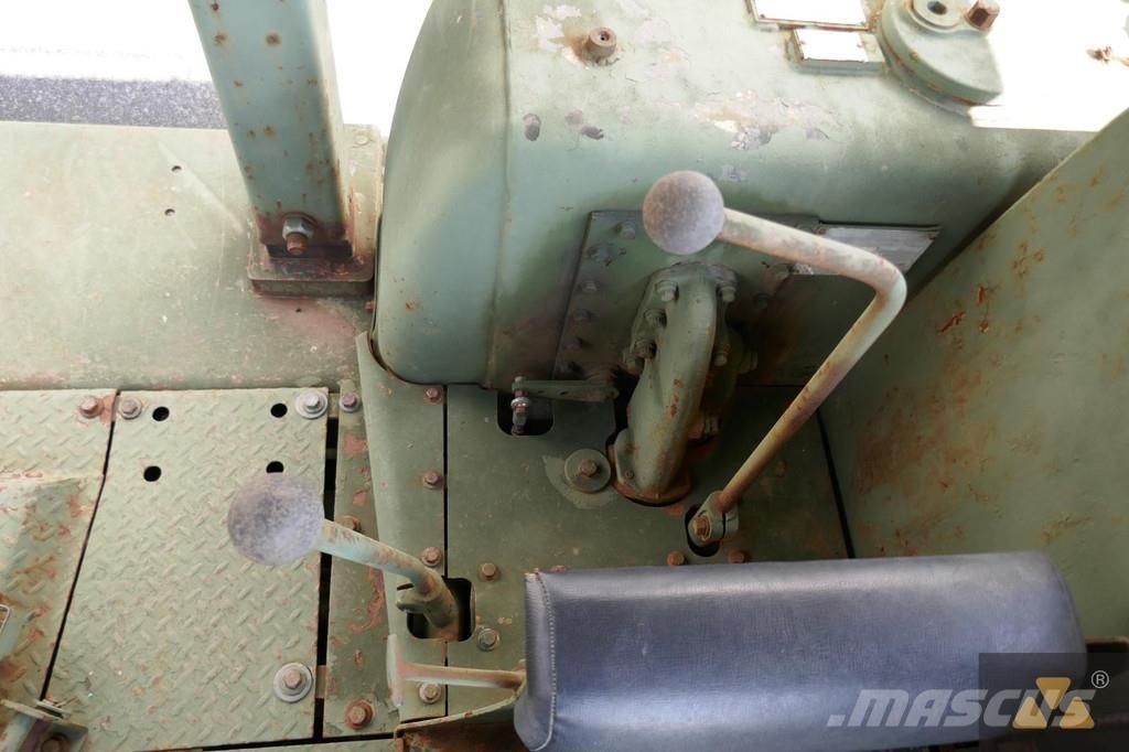 CAT D7F Ex-army Rupsdozers