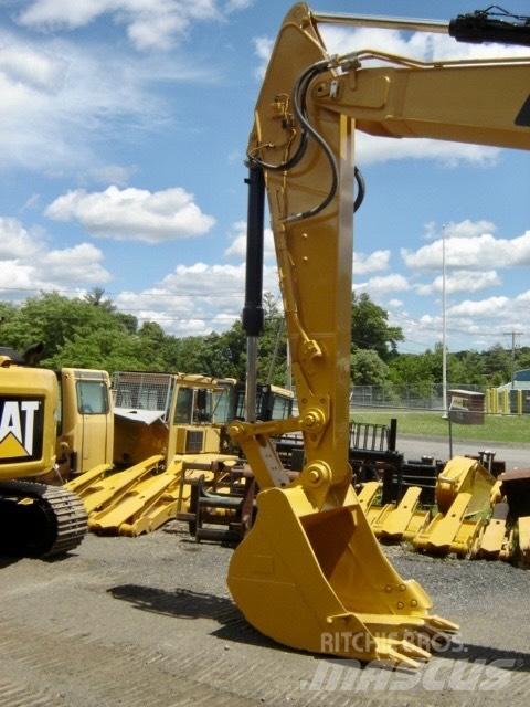 CAT 320 Rupsgraafmachines