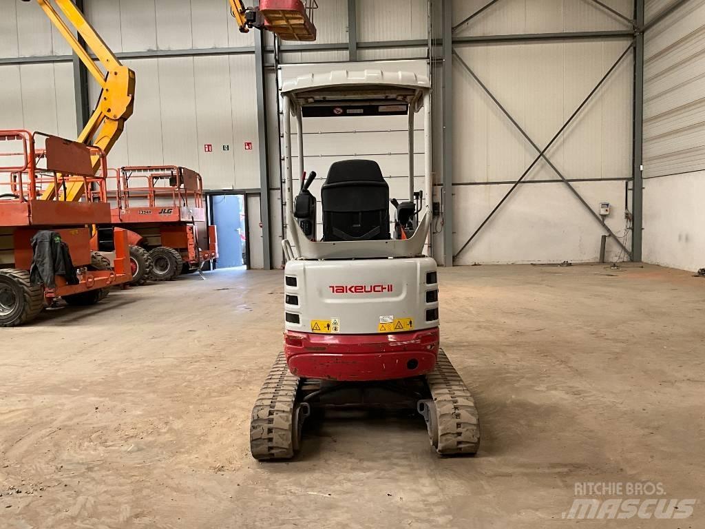 Takeuchi TB 215 R Minigraafmachines < 7t