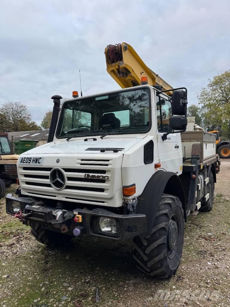 Mercedes-Benz unimog Auto hoogwerkers