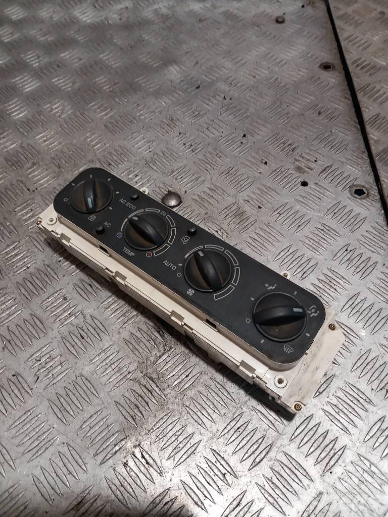 MAN TGM  81619906068 Cabine en interieur