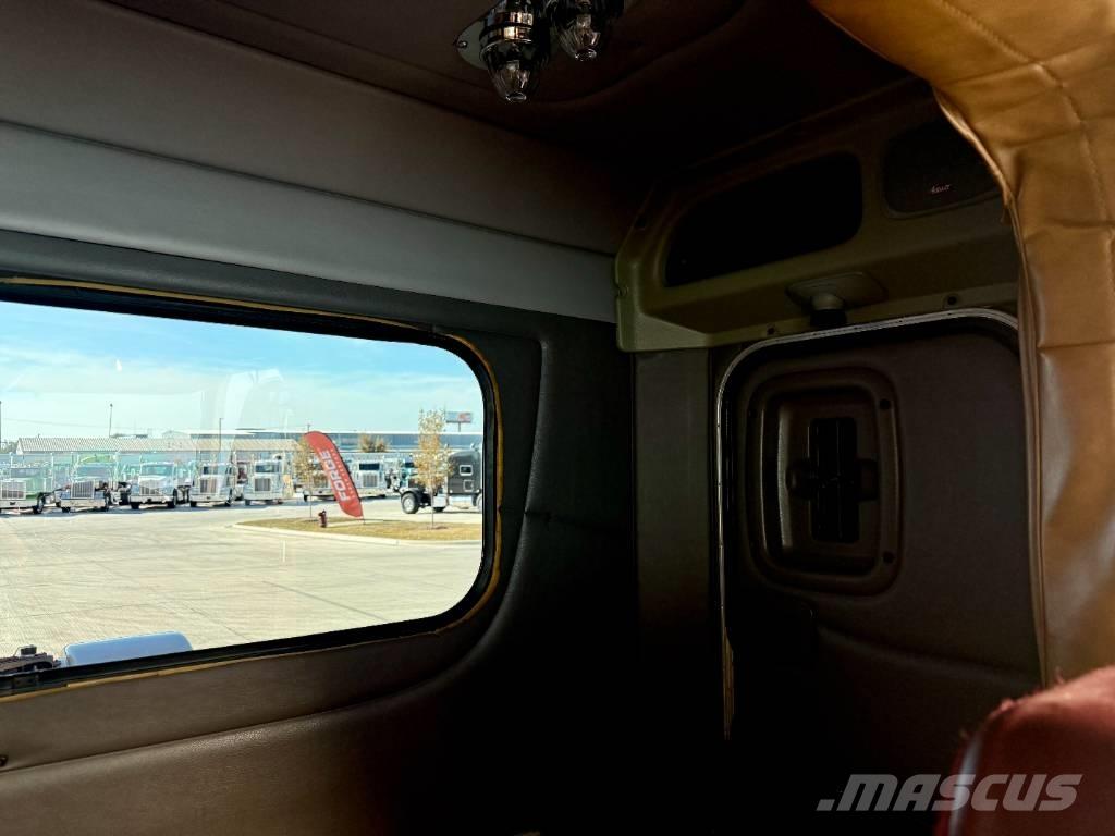 Peterbilt 379 Trekkers