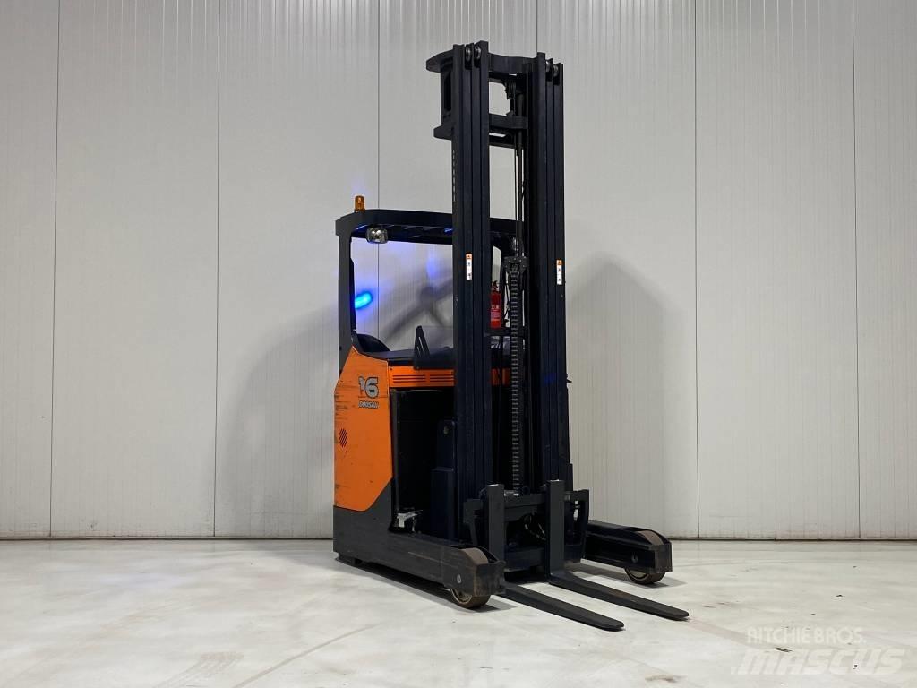 Doosan BR16JW-7 Reachtruck voor hoog niveau