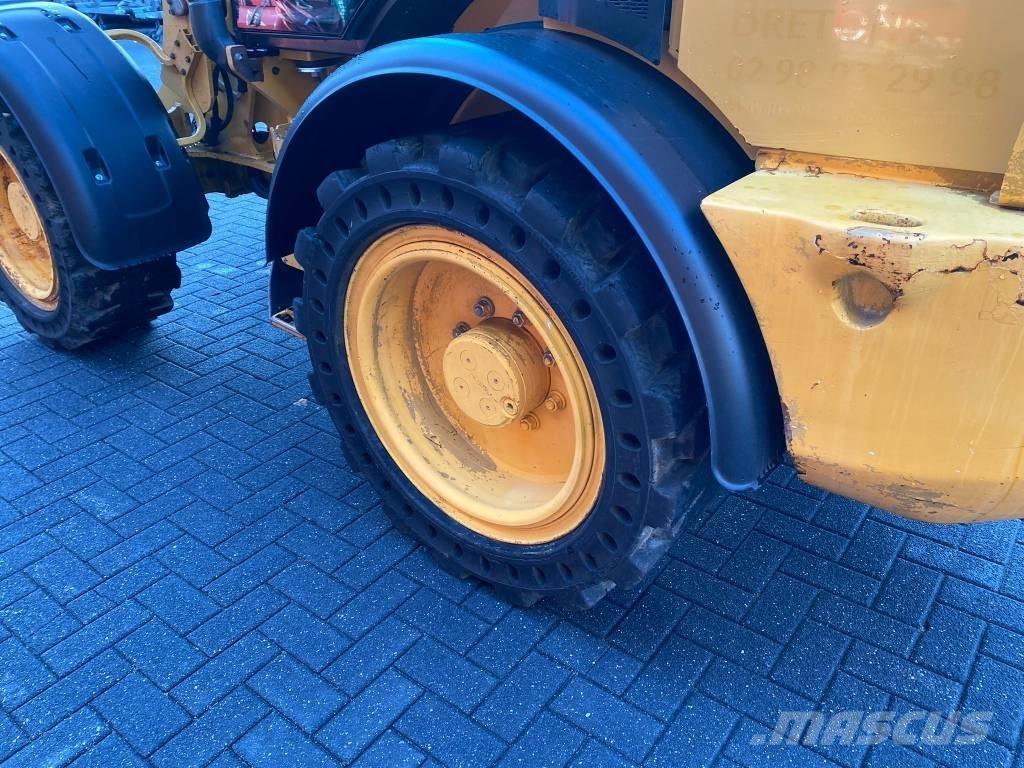 CAT 908M Wielladers