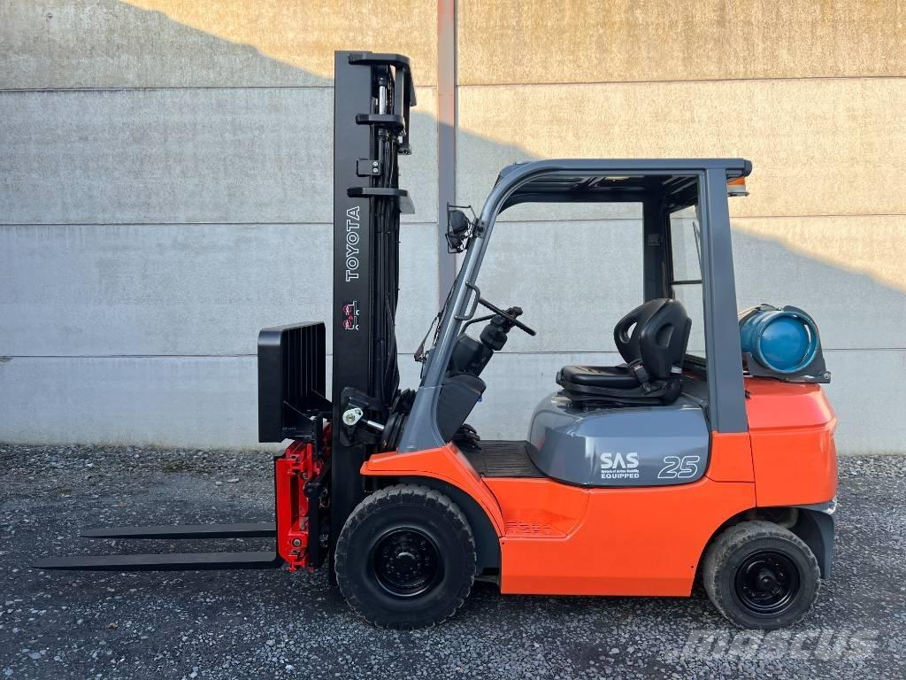 Toyota 42-7 FGF 25 LPG heftrucks