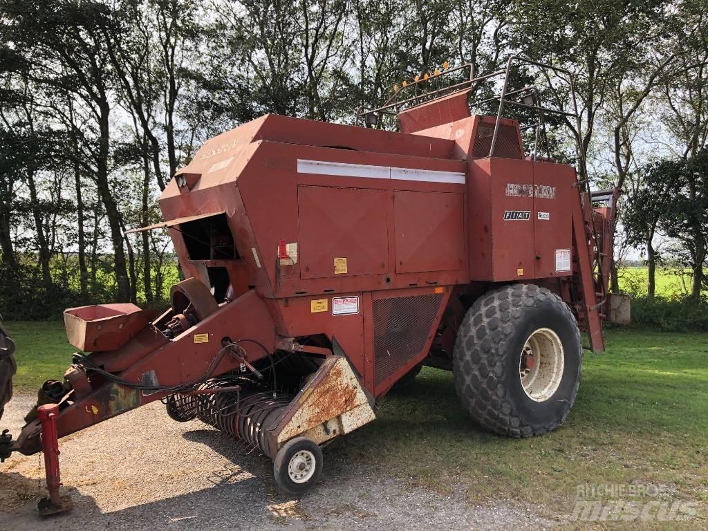 Hesston 4800 Vierkante balenpers
