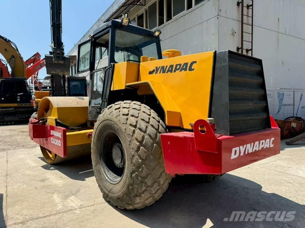 Dynapac CA 30 D Trilrolwalsen