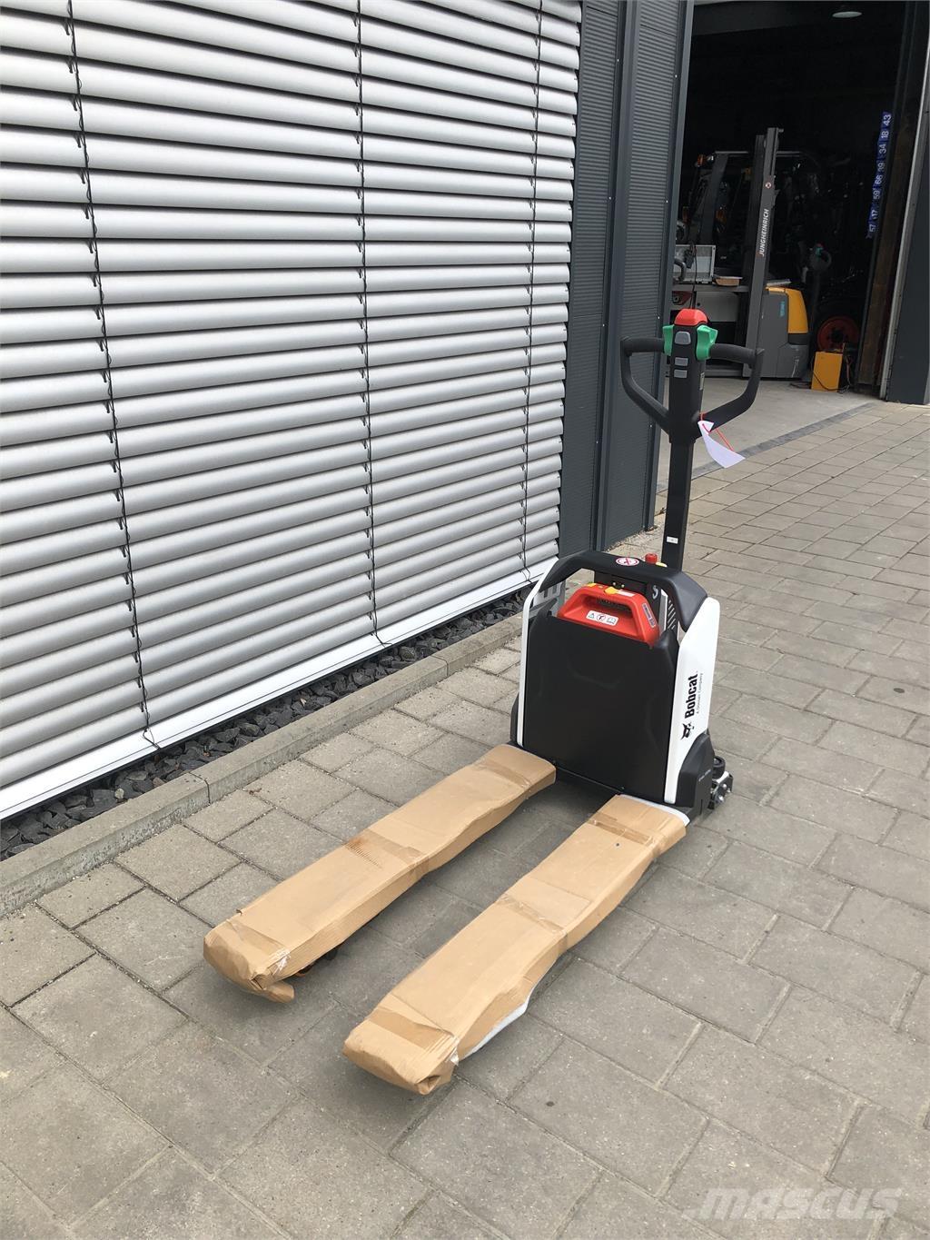 Bobcat LPM15N Stapelaar meeloop