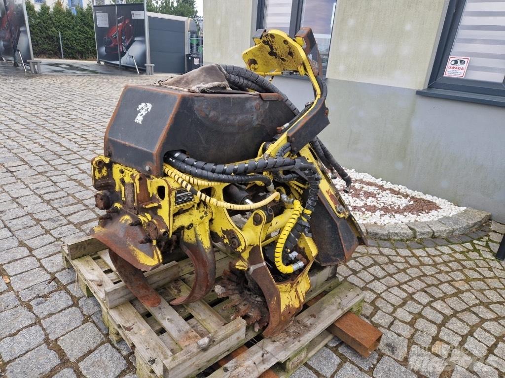 John Deere H414 Boomvelkoppen