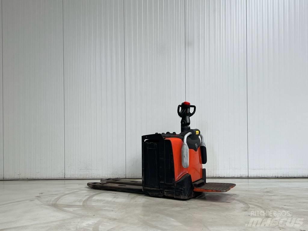 BT LPE250 Meerij pallettruck met platform