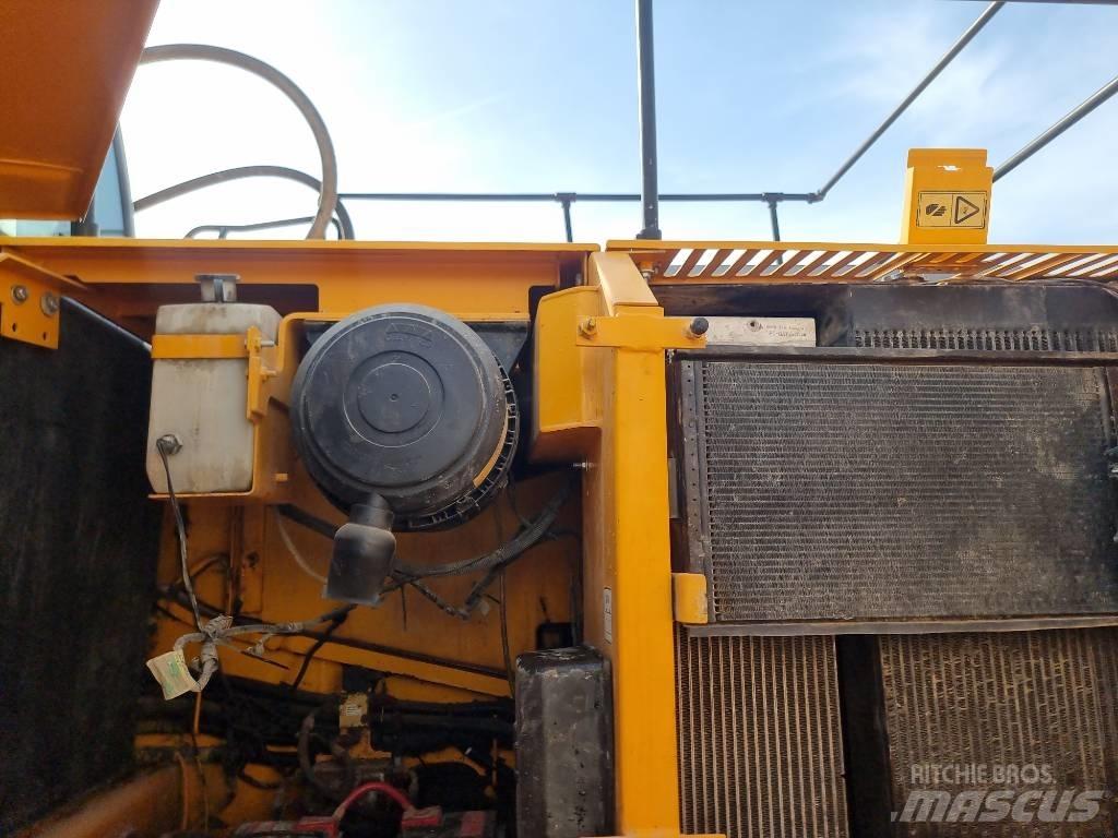 JCB JS 220 LC Rupsgraafmachines