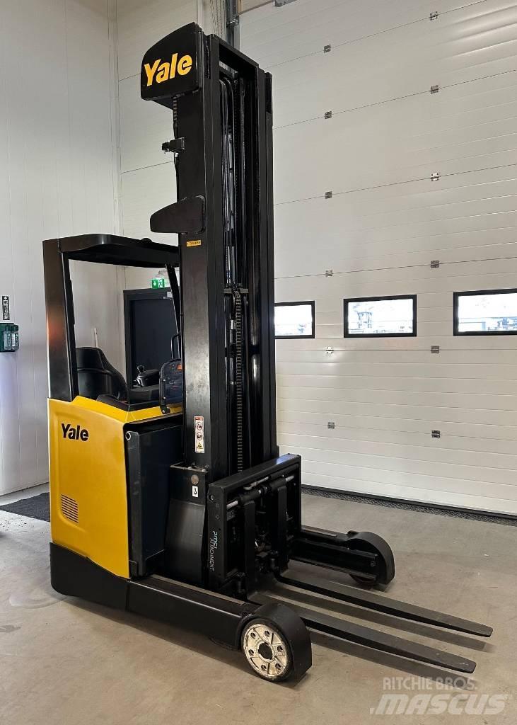 Yale MR 16 Reachtruck voor hoog niveau