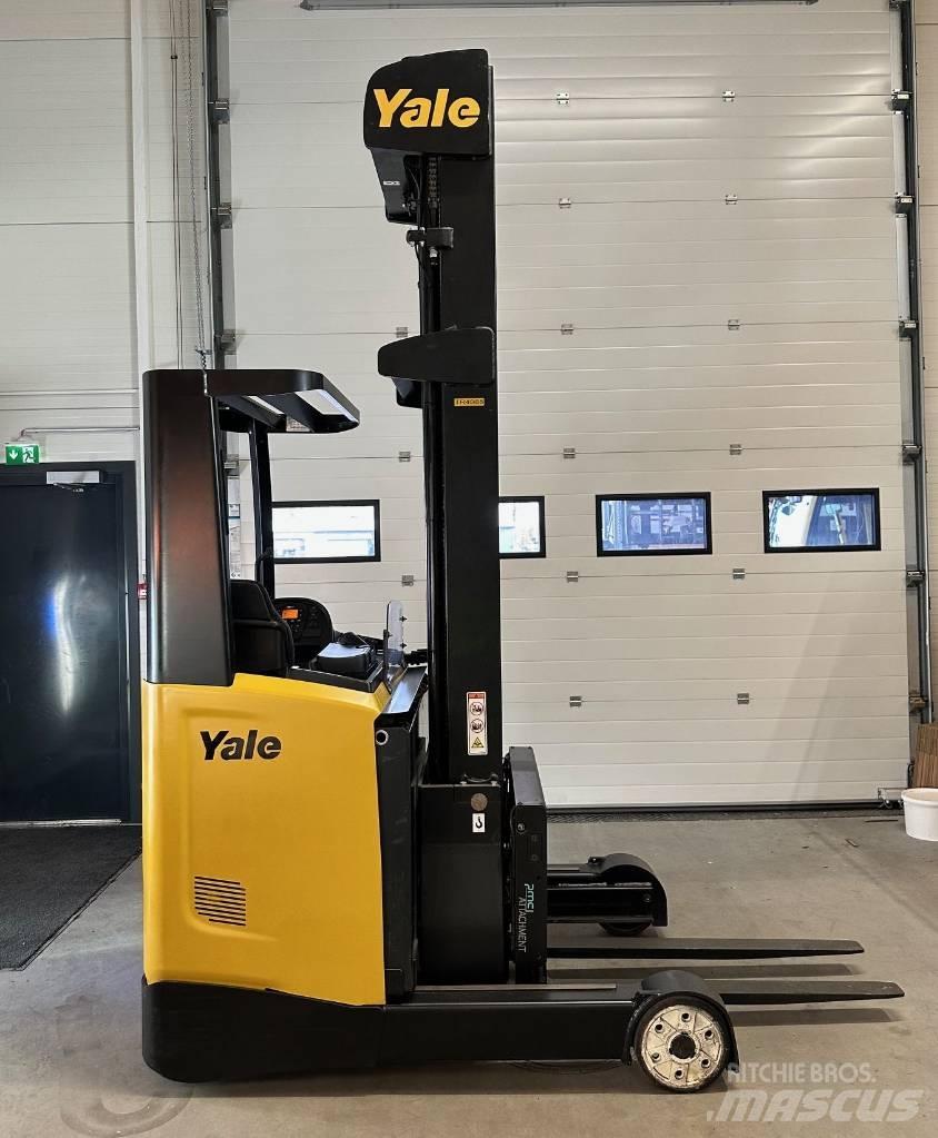 Yale MR 16 Reachtruck voor hoog niveau