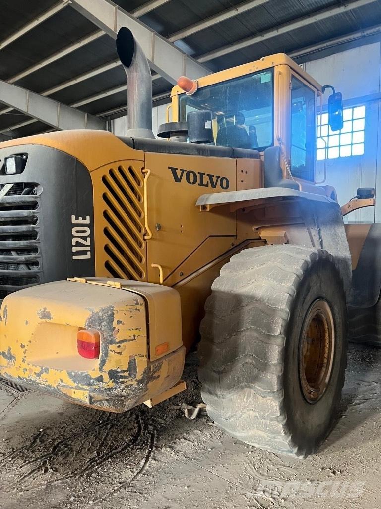 Volvo L 120 E Wielladers