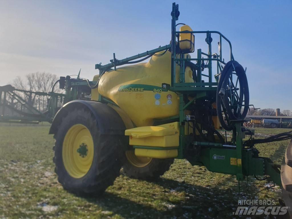 John Deere 840 Getrokken spuitmachines