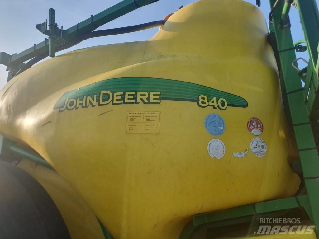 John Deere 840 Getrokken spuitmachines