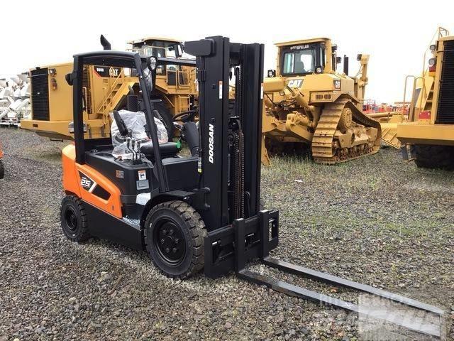 Doosan D25S-9 Diesel heftrucks