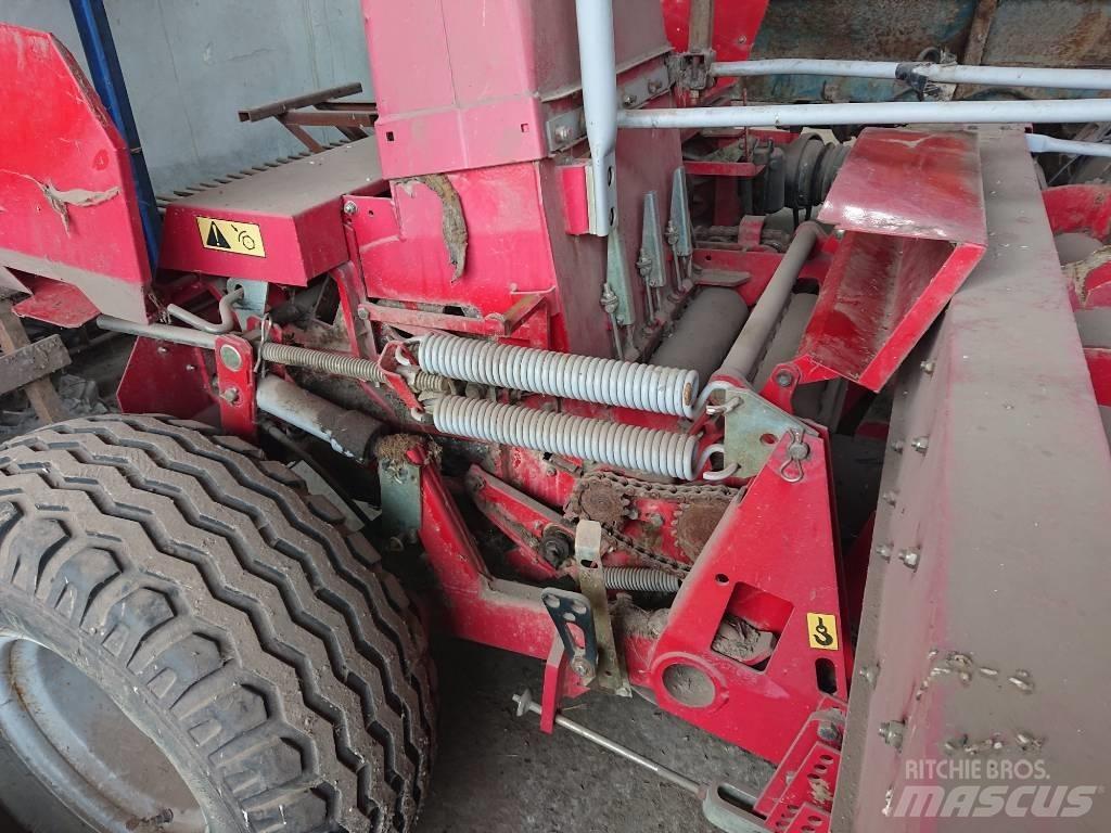 JF FCT 1050 Getrokken veldhakselaar