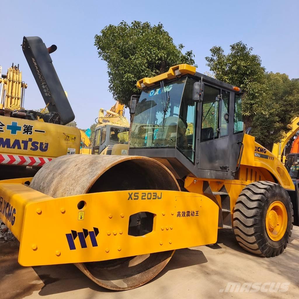 XCMG XS 203 J Trilrolwalsen