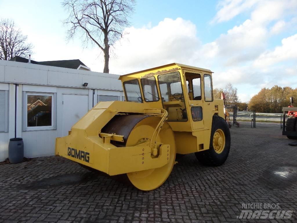 Bomag BW 211 AD Trilrolwalsen