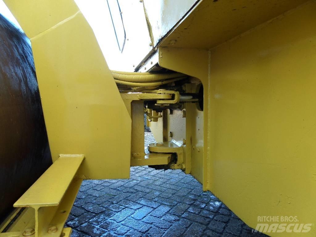 Bomag BW 211 AD Trilrolwalsen