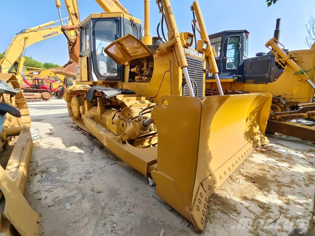 CAT D 7 G Graders