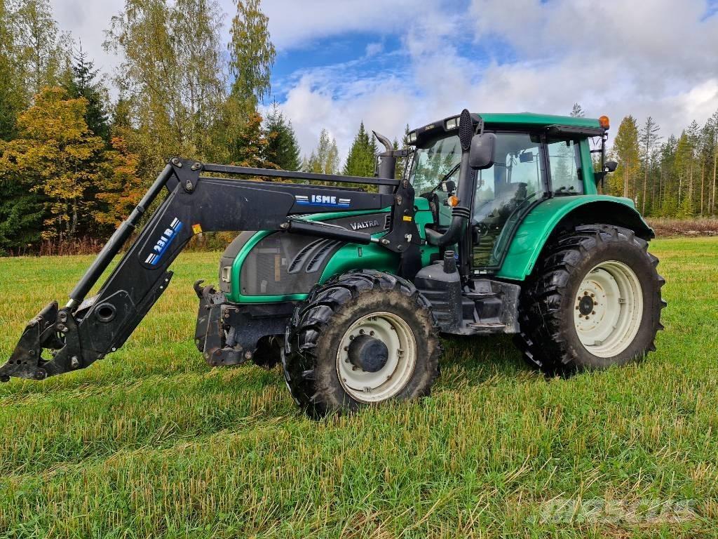Valtra T 182 Versu Tractoren