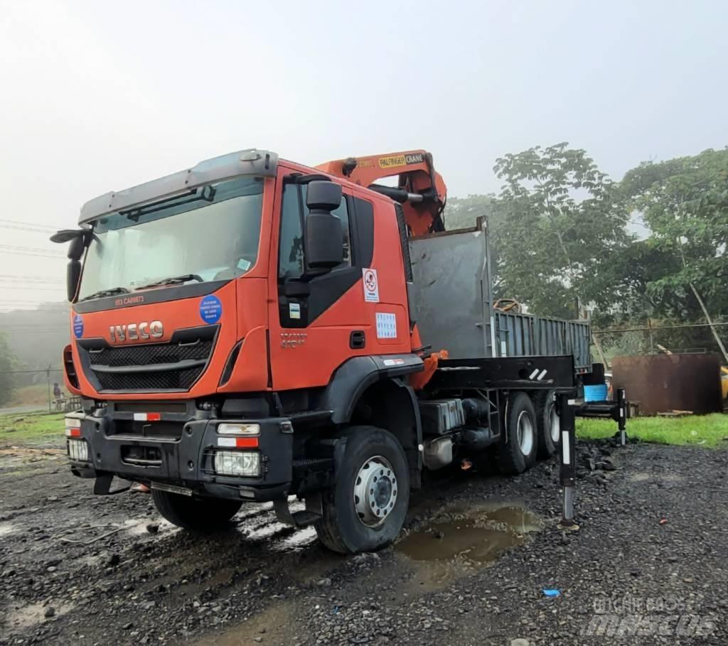 Iveco Trakker 410 Vlakke laadvloer met kraan