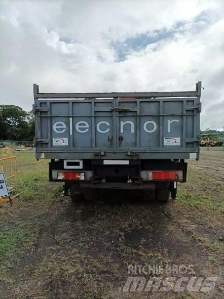 Iveco Trakker 410 Vlakke laadvloer met kraan